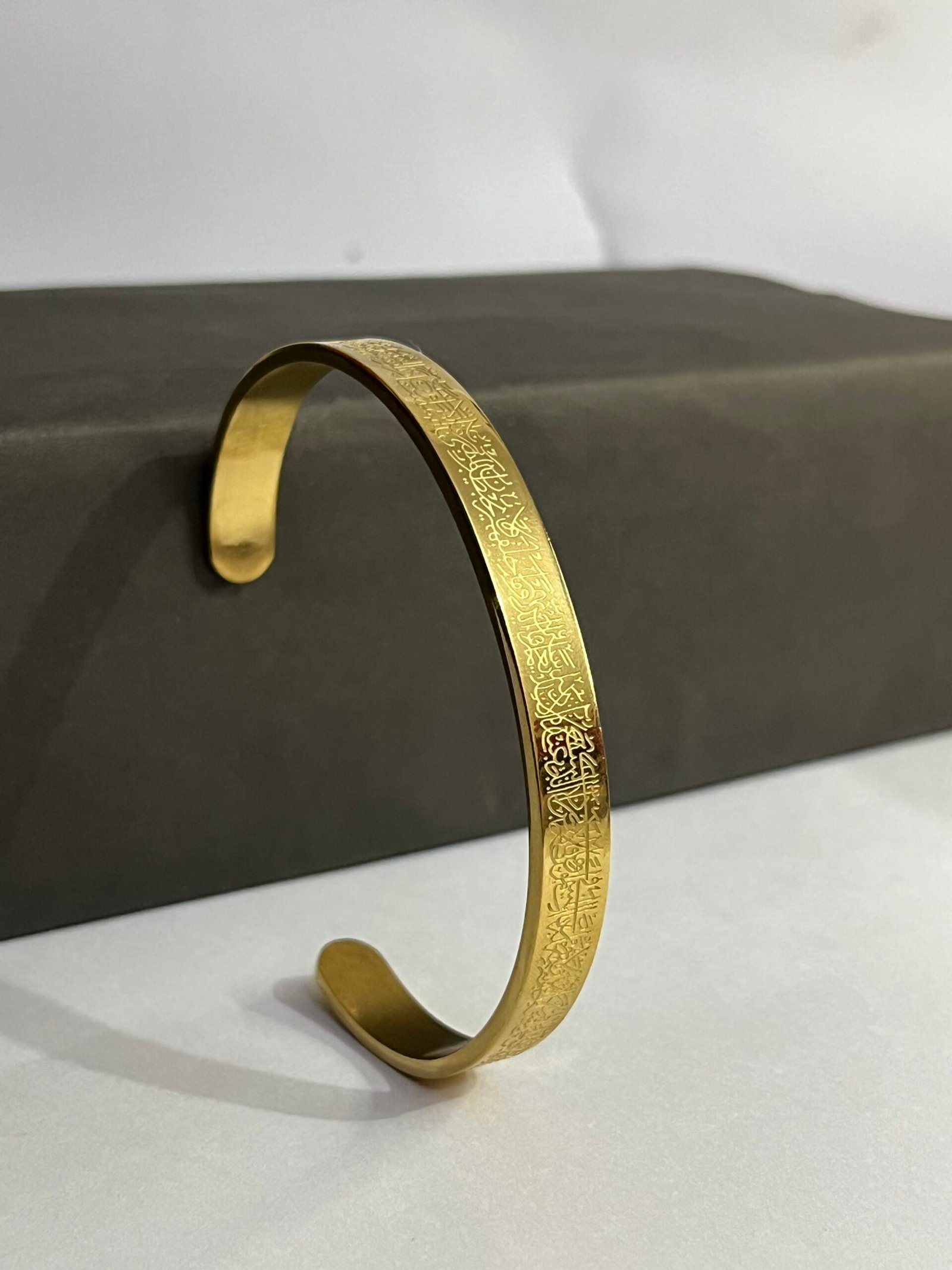 Bracelet Golden Colour 2